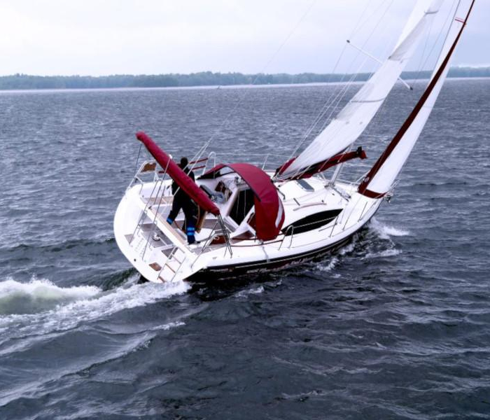 FROZEN WATER | Maxus 33.1 RS Prestige photo 8