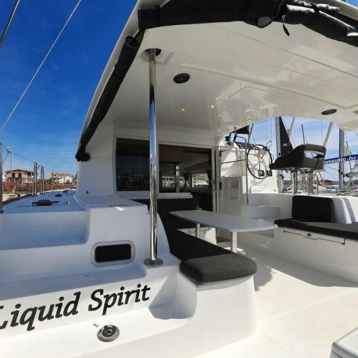 Liquid Spirit | Lagoon 40 photo 2