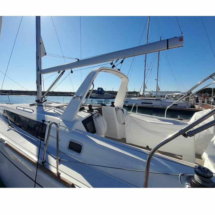 Triton | Oceanis 38.1 photo 1