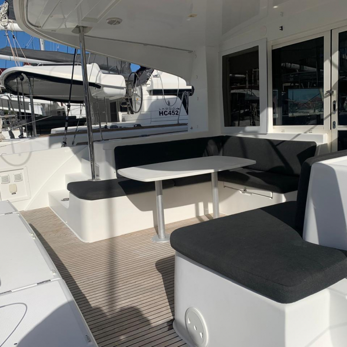 Cotopaxi | Lagoon 40 photo 10