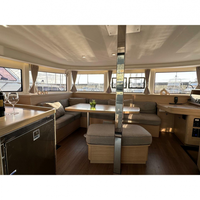 Veryta | Lagoon 42 photo 25