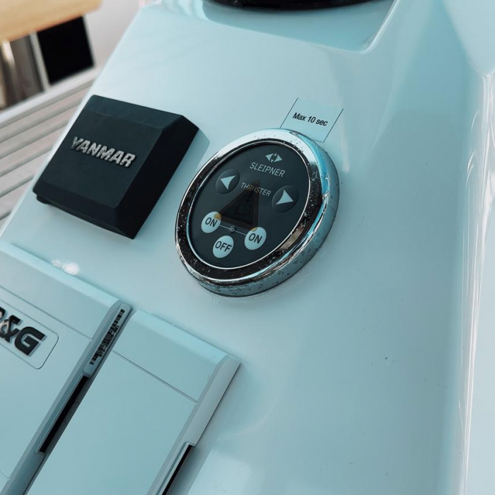 Arinna | Bavaria C38 photo 22