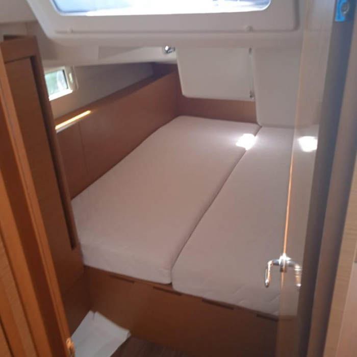 Anna smile | Sun Odyssey 490 photo 14