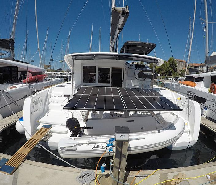 Tom Cat | Lagoon 40 photo 4