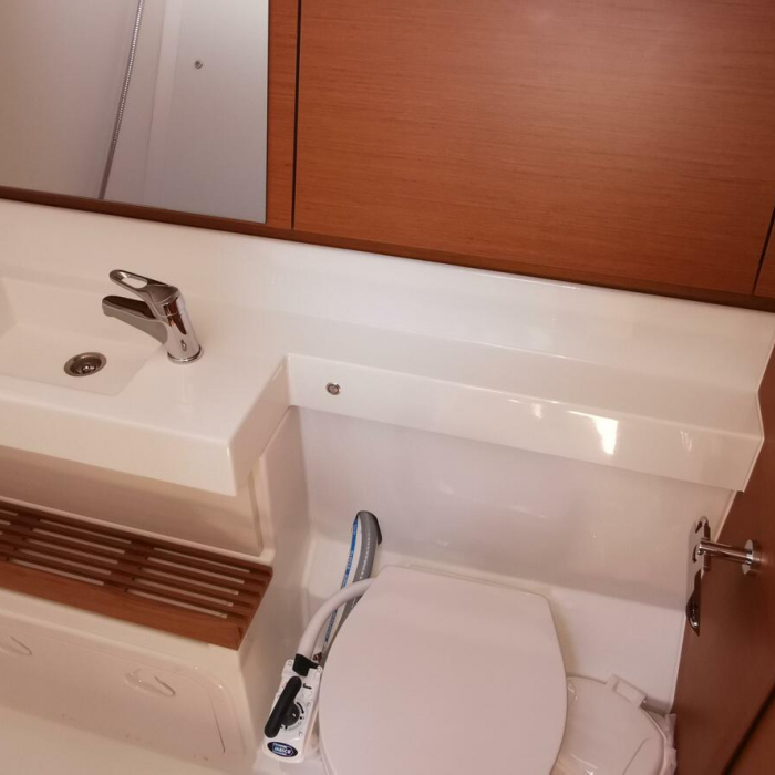 Marina 2 | Sun Odyssey 490 photo 2