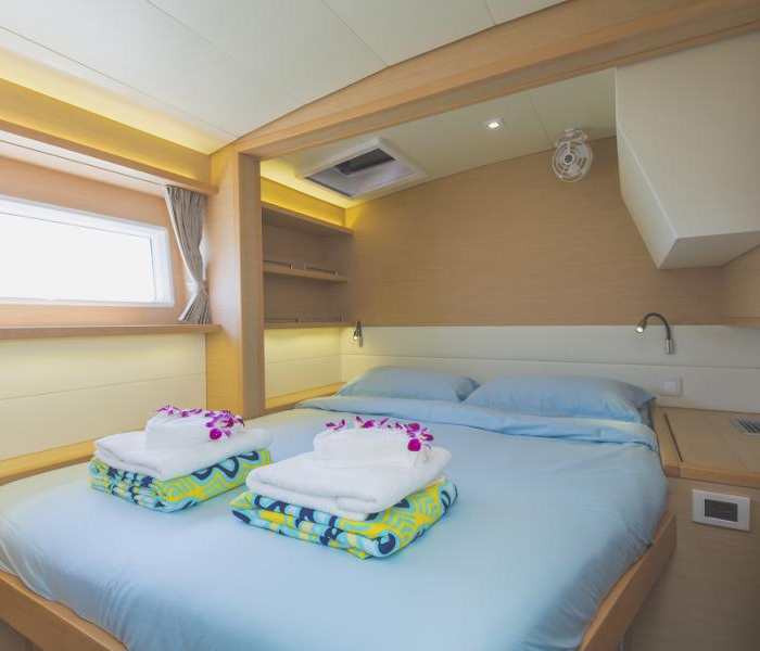 Blue Moon | Lagoon 52F photo 44