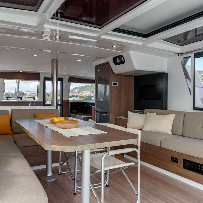 ORSA 5 - A/C, Generator, Water maker | Bali 4.2 photo 5