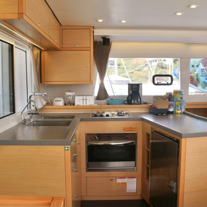 Peace Out - FF | Lagoon 450 F photo 5