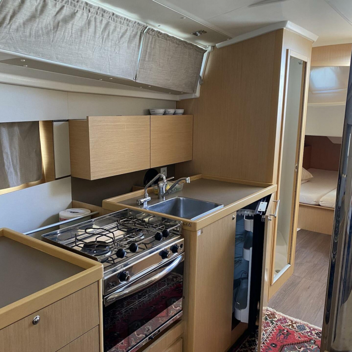 Lampo | Oceanis 38.1 photo 10