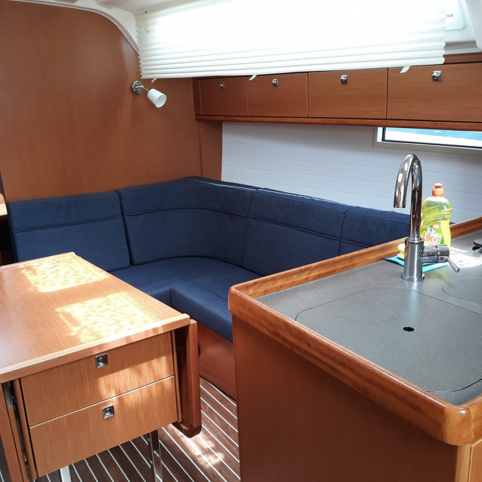 Mišac | Bavaria Cruiser 37 photo 9