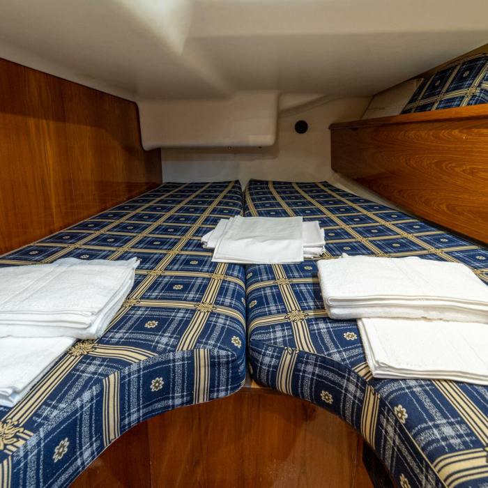 Tatanos | Sun Odyssey 43 photo 4