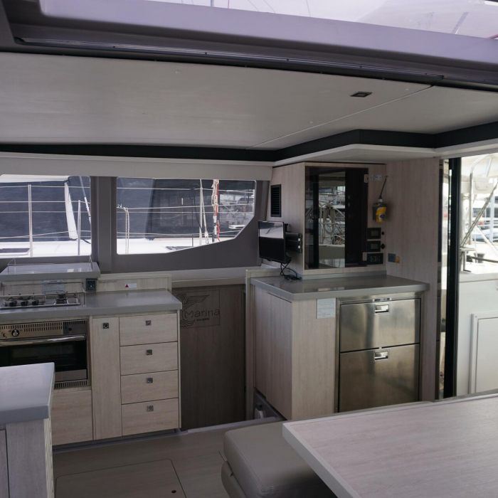 Marina | Leopard 45 photo 14