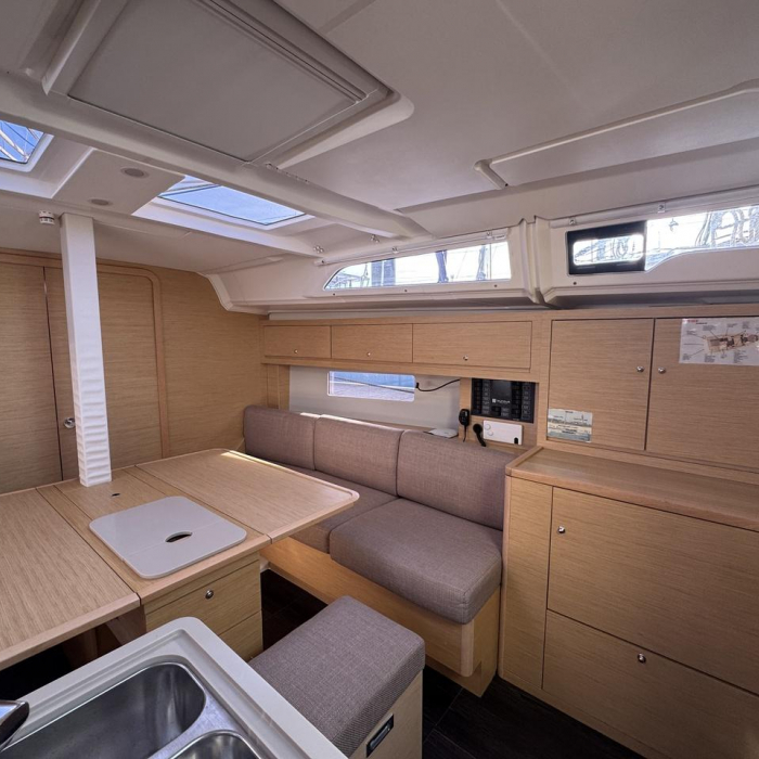 Thais | Dufour 37 photo 8