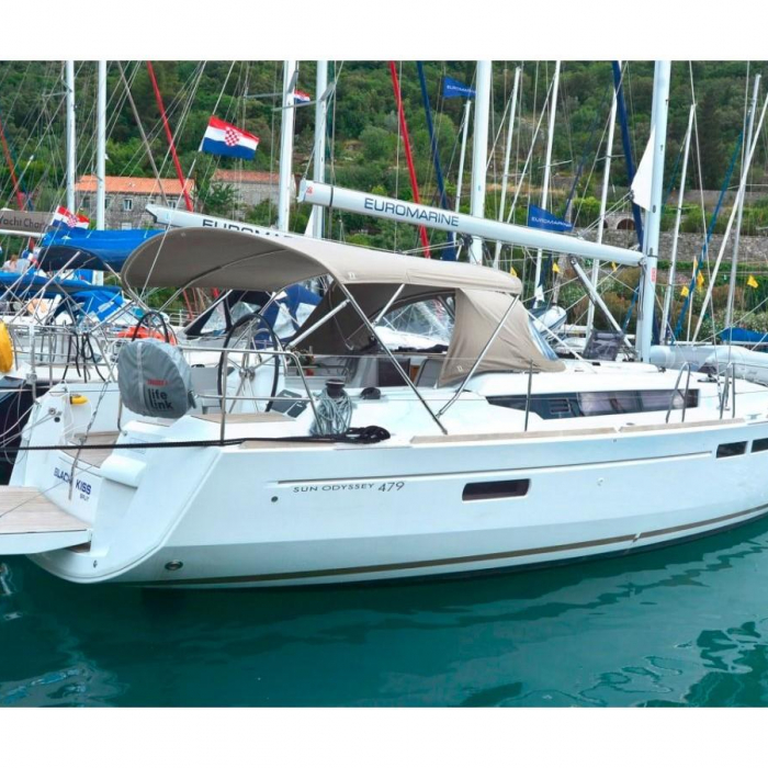 Black Kiss | Sun Odyssey 479 photo 2