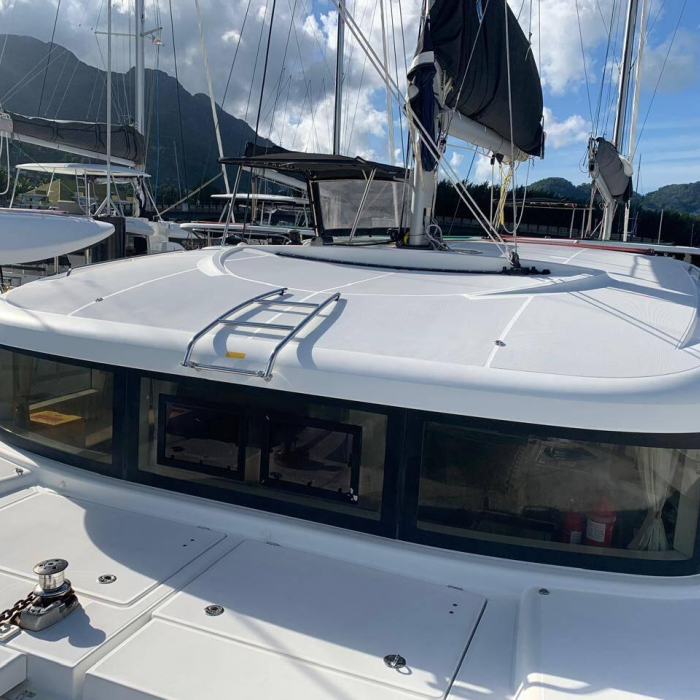 Last One | Lagoon 40 photo 4