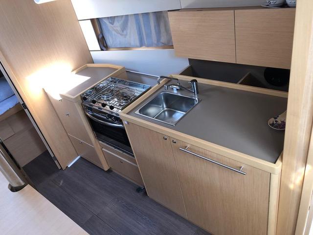 Lampo | Oceanis 38.1 photo 16