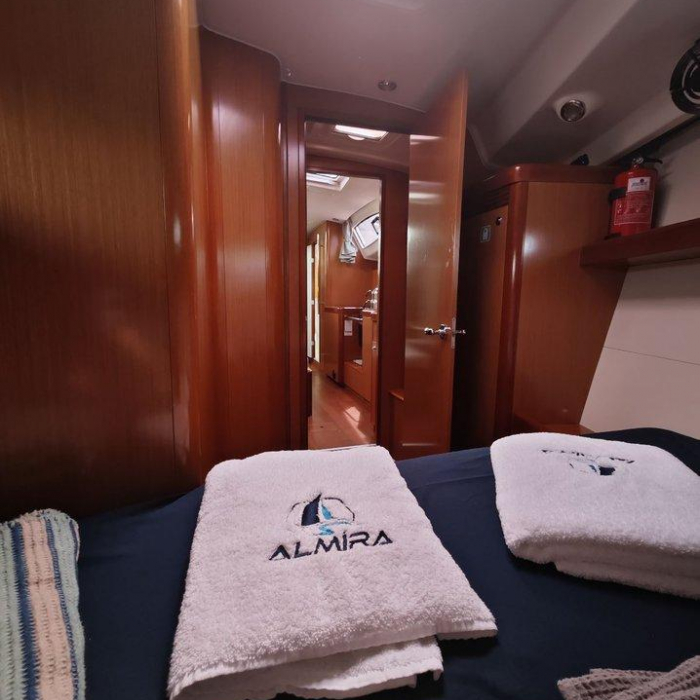 Lilium | Beneteau 43 photo 13