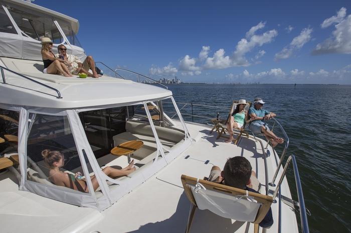 ThreeQuartersFull | Aquila 48 photo 2