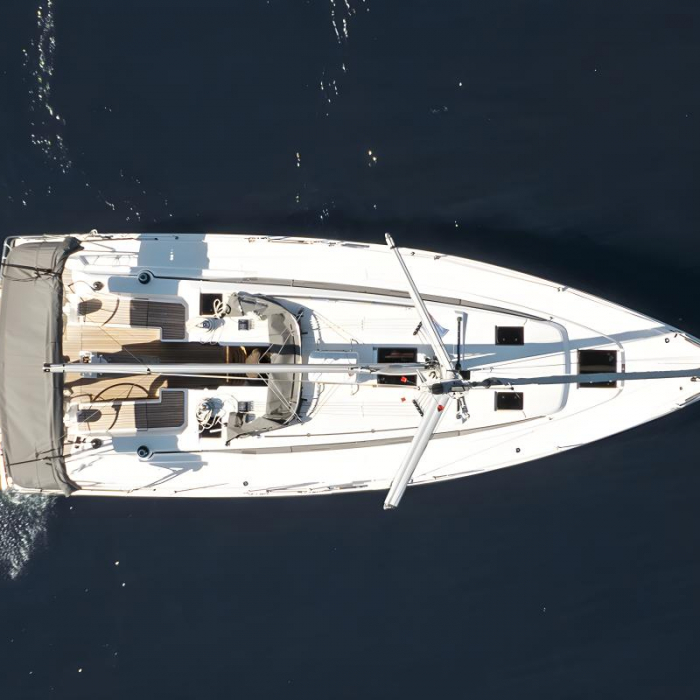 Coconut | Bavaria C38 photo 19