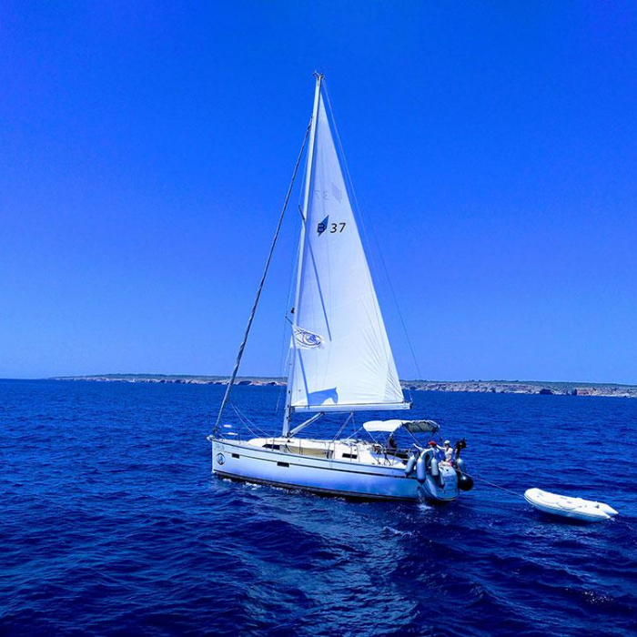 Chilly Lilly | Bavaria Cruiser 37 6 photo 3