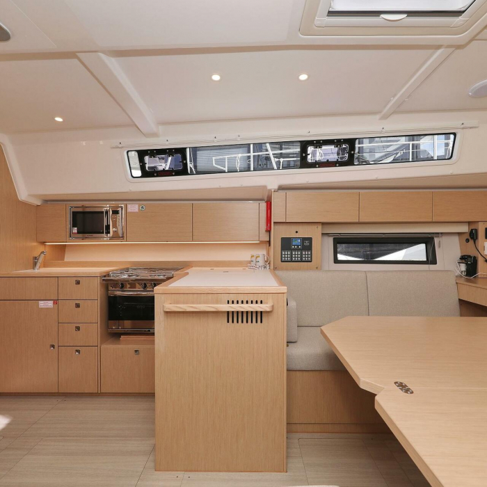 Levente | Bavaria C42 photo 45