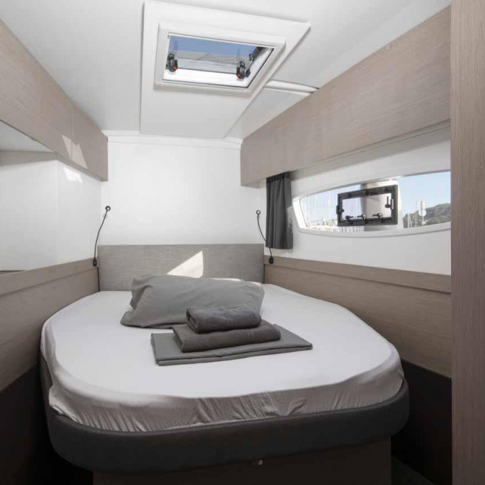 Follow the Sun | Fountaine Pajot Astrea 42 photo 9