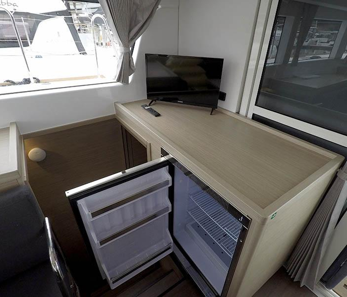 DUPLO II | Lagoon 40 photo 6