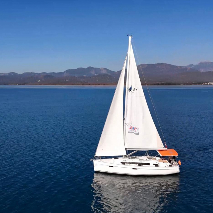 Roger Rabbit | Bavaria Cruiser 37 photo 14