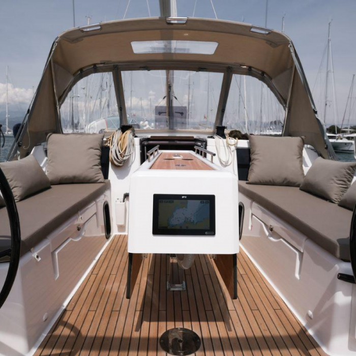 Paris | Dufour 390 photo 47