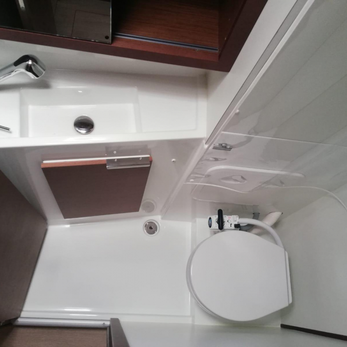 Adriana | Lagoon 40 photo 11