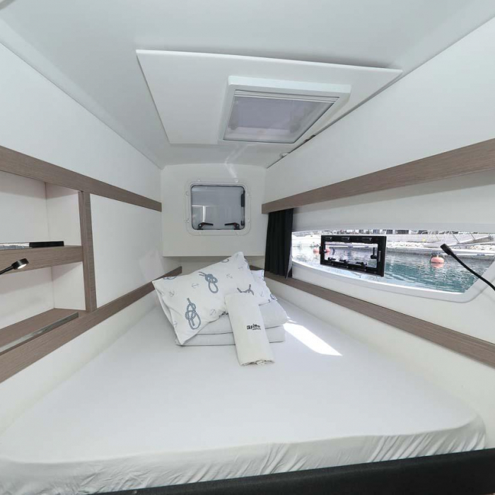 Chilli | Fountaine Pajot Isla 40 photo 1