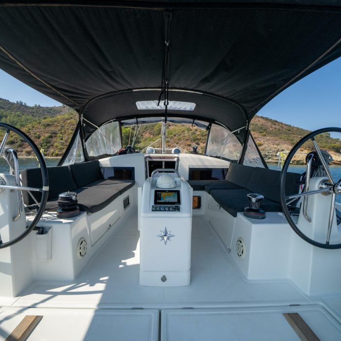 Lornia | Sun Odyssey 440 photo 2