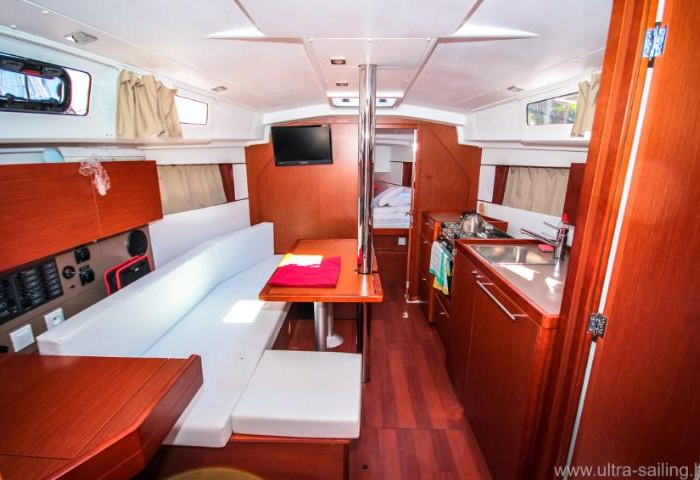 Dalmar | Oceanis 35 photo 6