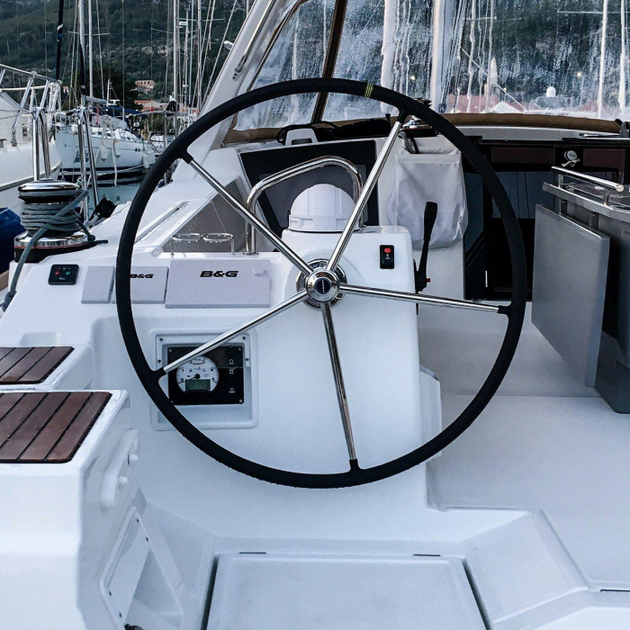 Slide | Oceanis 45 photo 6