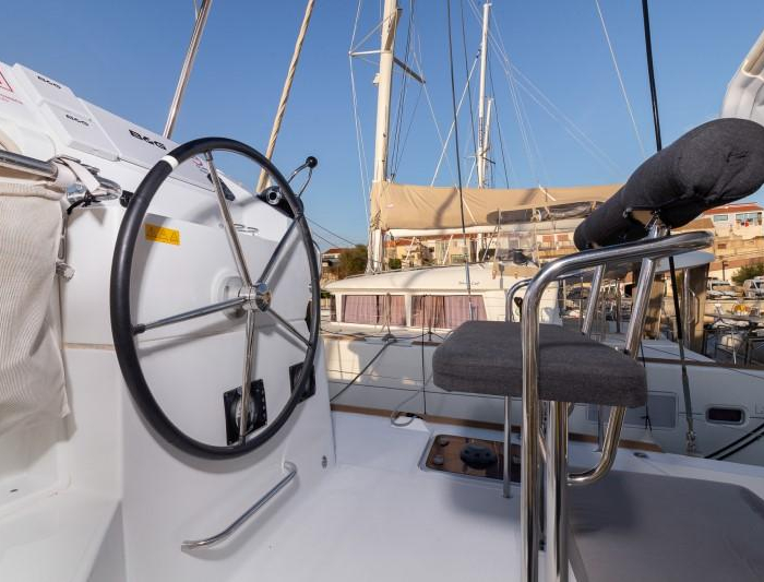 Bob Cat | Lagoon 39 2016 photo 10