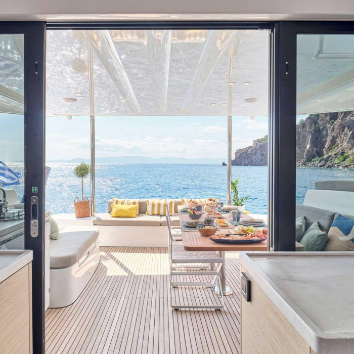 Athena Blu | Lagoon 51 photo 4