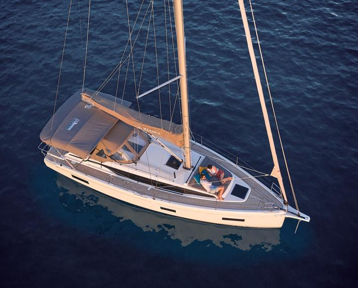 Coconut | Bavaria C38 photo 13