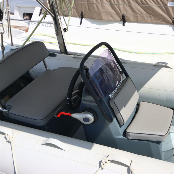 Happiness | Lagoon 421 photo 33