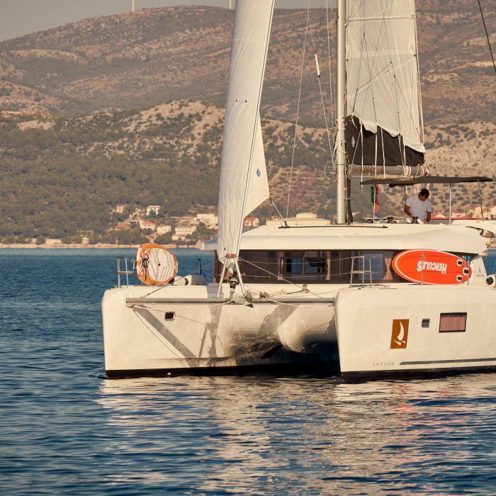 Barney | Lagoon 42 photo 1