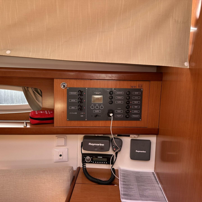 Blu | Oceanis 34 photo 1