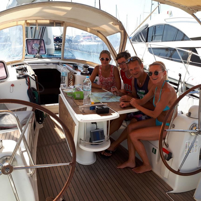 Tosca | Beneteau Oceanis 40 photo 4