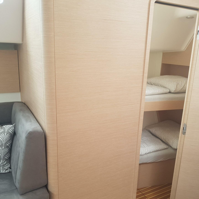 April | Elan 50 Impression photo 25