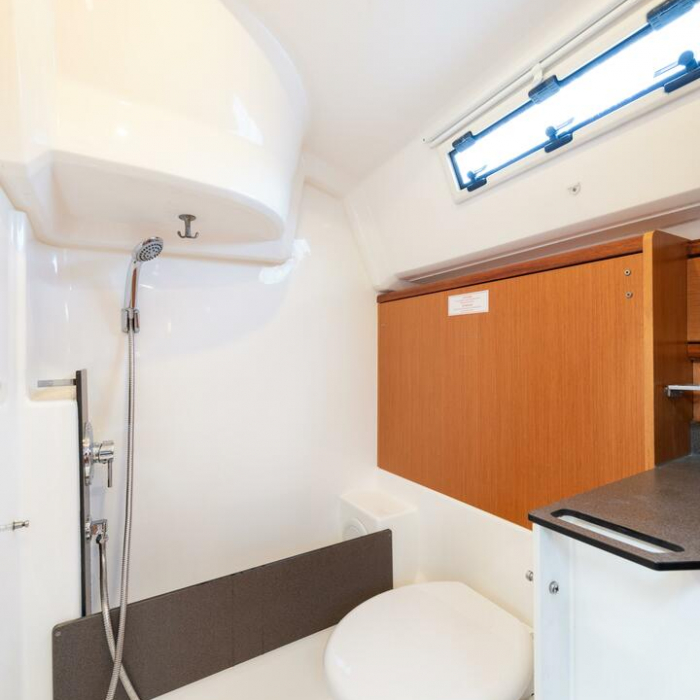 Jack Of London | Bavaria 37 photo 23