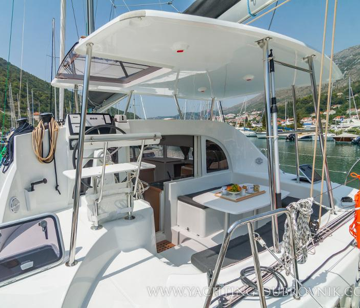 Gratia | Lagoon 380 photo 12