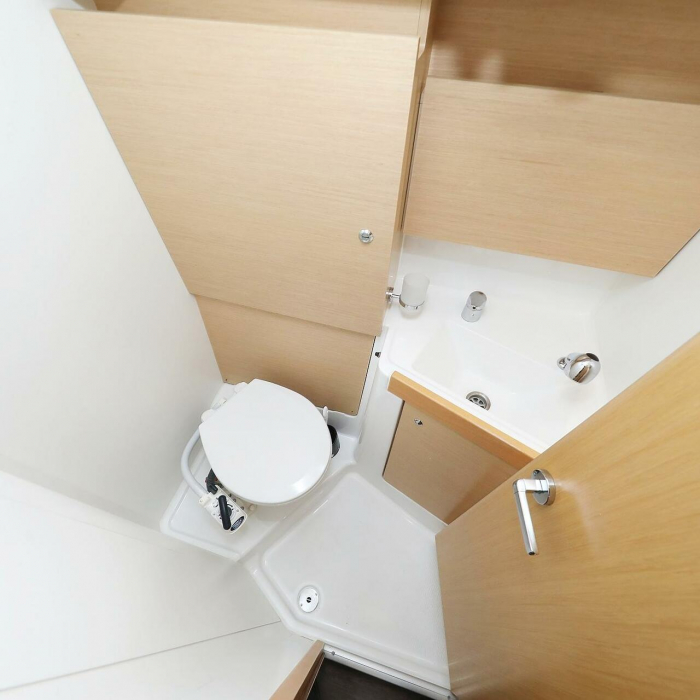 One | Oceanis 38 photo 11