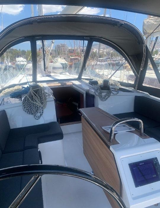 Maia | Bavaria C42 photo 2