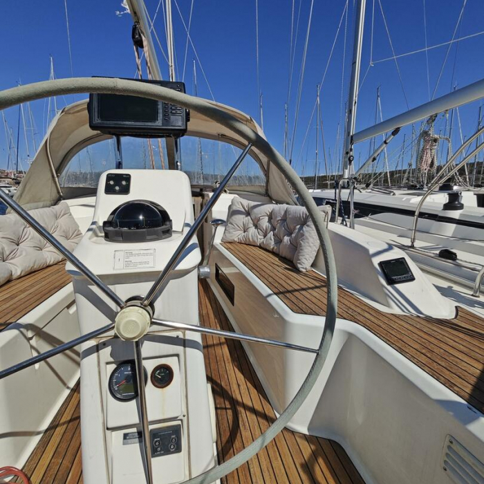 Burin | Bavaria Cruiser 33 photo 13