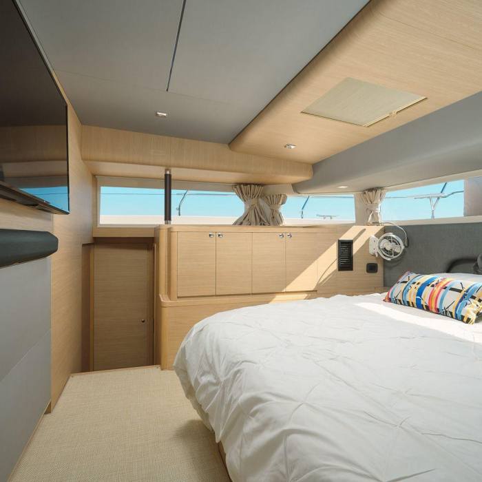 By My Side | Aquila 54 photo 11