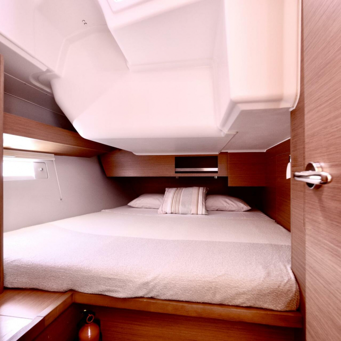 Noah - Water maker, Solar Panel | Dufour 430 photo 11