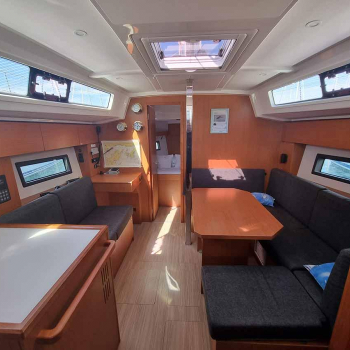 Zoom | Bavaria C38 photo 6
